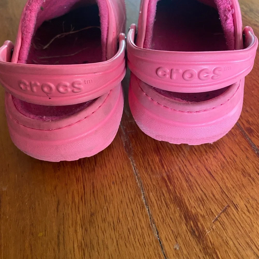 Classic Crocs pink with lining and sassy theme unisex children’s size‎ 13